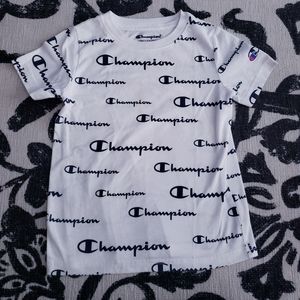 BUNDLE 2 Champion shorts and 1 shirt